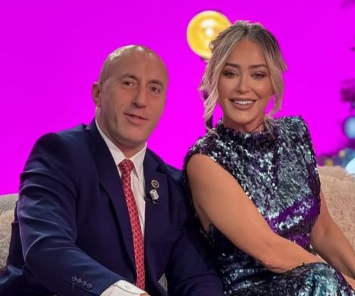 Anita pas dorëheqjes së Ramushit nga AAK-ja: Më në fund e fitova burrin tim