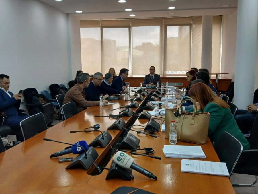 Komisioni për Buxhet miraton Projektligjin për ndarjen buxhetore për këtë vit
