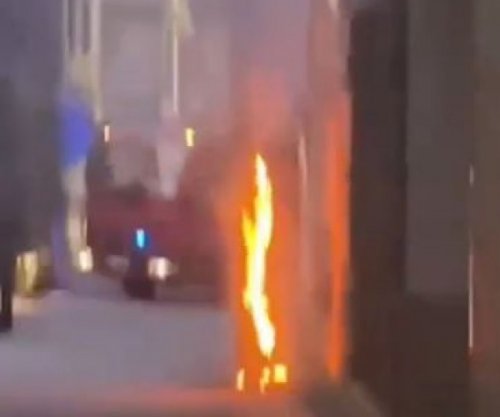 Shpërthen zjarri në një shtyllë elektrike në Prizren