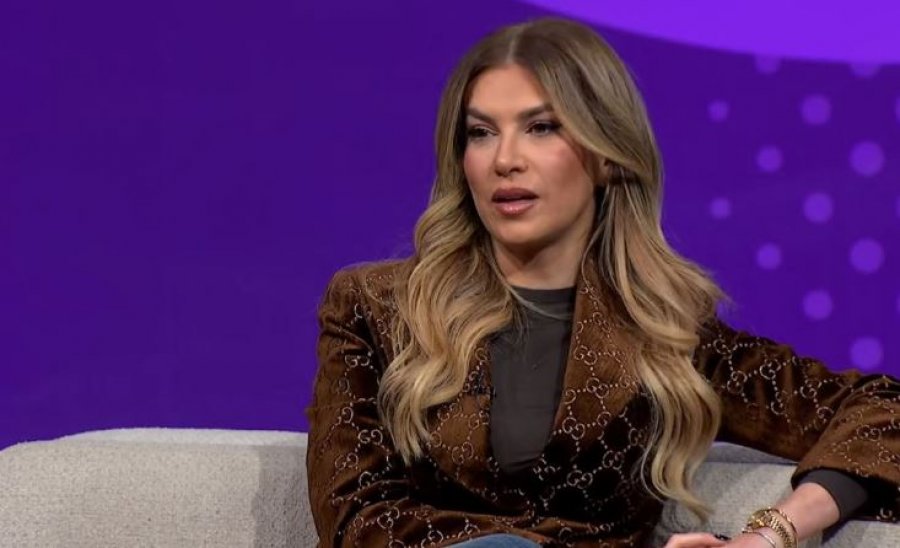 Leonora zbulon detaje për lidhjen e saj 15-vjeçare