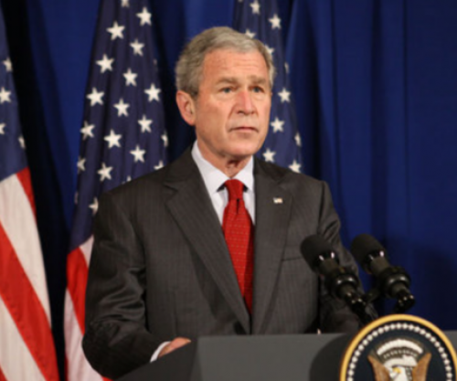 “Mirëmëngjesi, Kosova e shpalli pavarësinë, ne e njohëm” – kur Bushi jepte lajmin për shtetin e ri