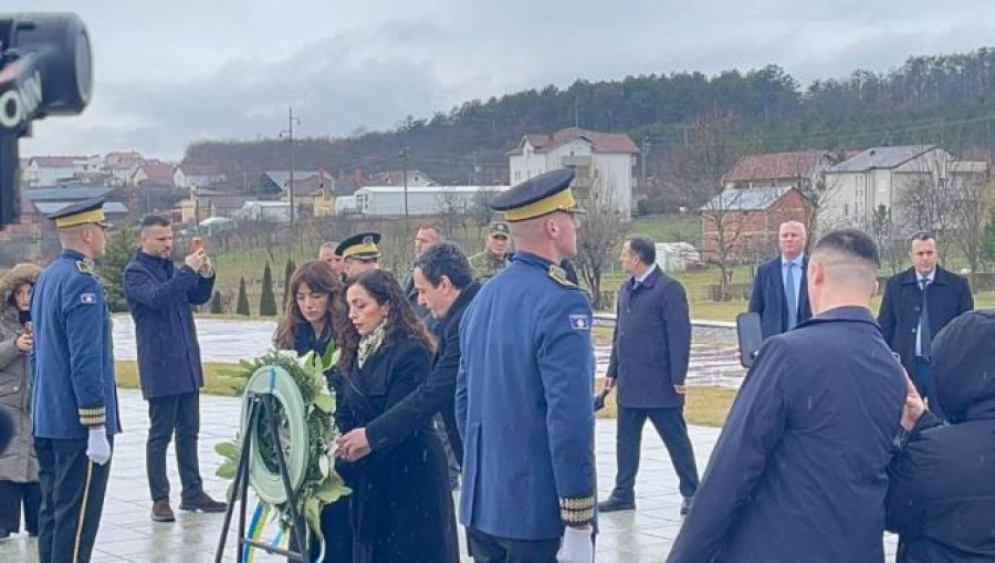 Krerët e shtetit, homazhe në Prekaz në 18-vjetorin e pavarësisë