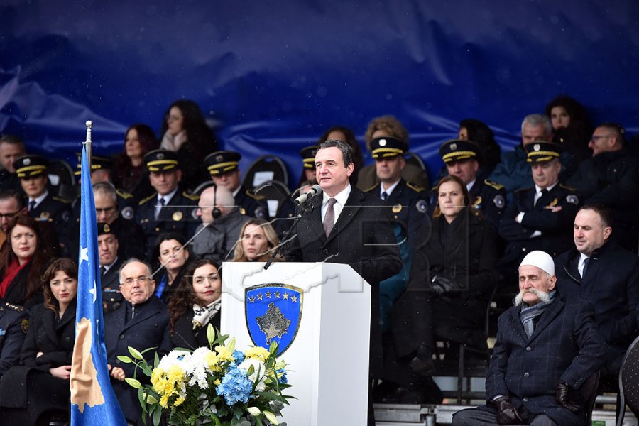 Kurti: UÇK-ja bëri luftë të kulluar çlirimtare - parada sot s’është demonstrim force, por dëshmi e pjekurisë së shtetit