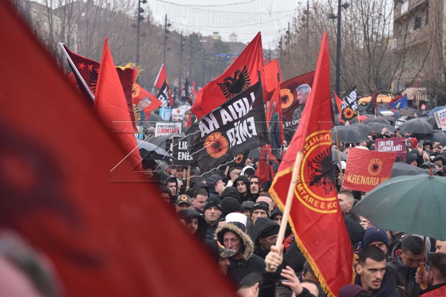 Mijëra qytetarë mblidhen në marshin “Drejtësi, jo politikë”