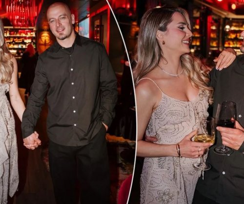 Martohet Adrian Gaxha - çifti në pritje të fëmijës së parë