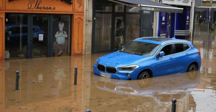 Përmbytjet përfshijnë Francën, disa zona me “alarm të kuq”