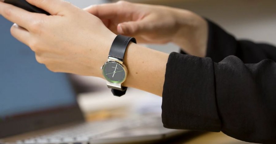 A e dini pse e mbajmë orën në dorën e majtë?