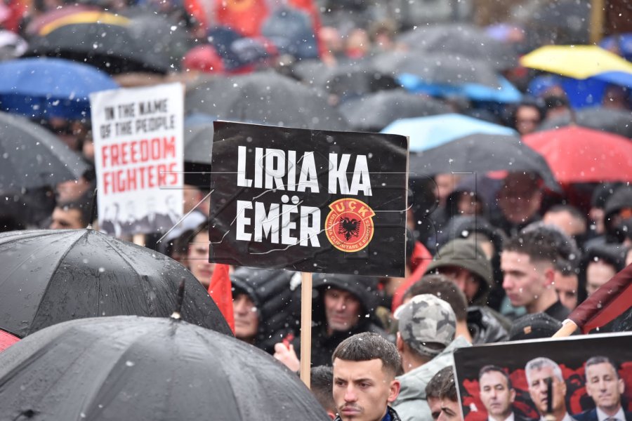 PDK-ja pret vendim të drejtë në Hagë - shpreh besim në pafajësinë e Thaçit, Veselit, Krasniqit dhe Selimit