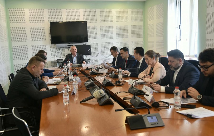 Komisioni për AKI-në nënshkruan letrën e zotimit për informatat nga Inteligjenca