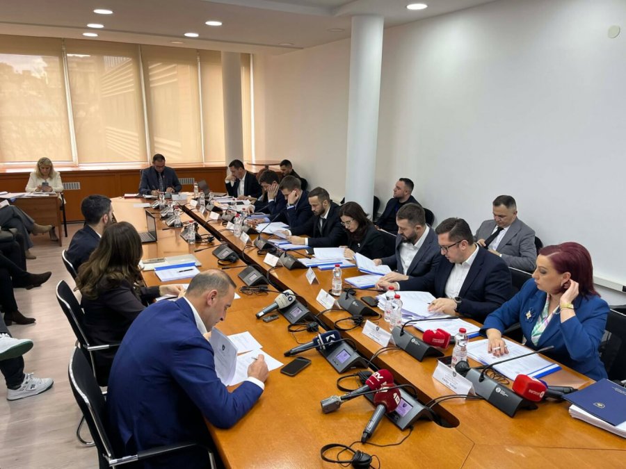 Mblidhet Komisioni për Buxhet për ta shqyrtuar Projektligjin për buxhetin, pjesëmarrës edhe Murati