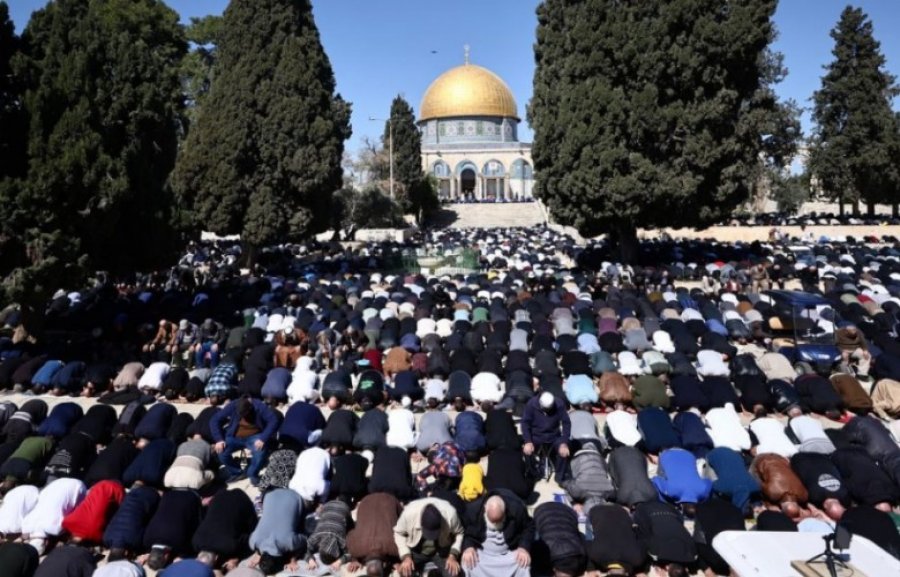 80.000 besimtarë në lutjet e xhumasë së parë të Ramazanit në Jerusalem