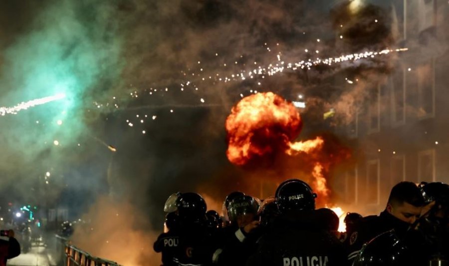 Protesta e PD-së, Policia nuk jep leje: Në tubimet e mëparshme u hodhën molotovë dhe u plagosën policë