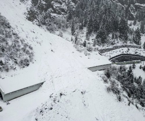 Tre skiatorë vdesin nga orteqet në Austri