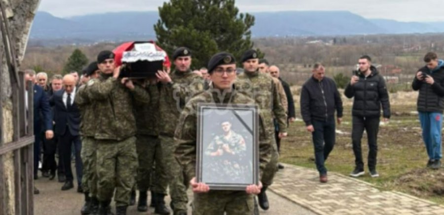 Rivarroset dëshmori Agron Gjocaj