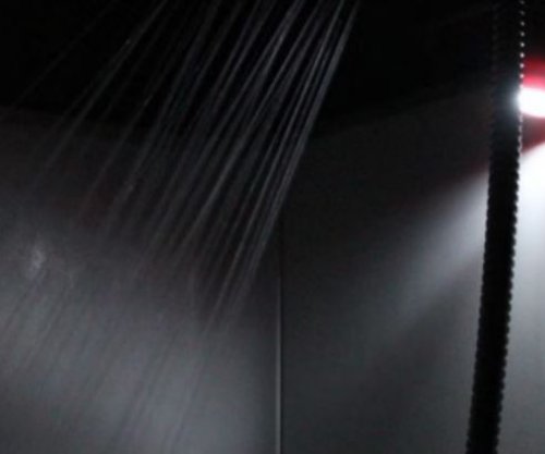 Dushi në errësirë, trendi i ri që mund të përmirësojë gjumin