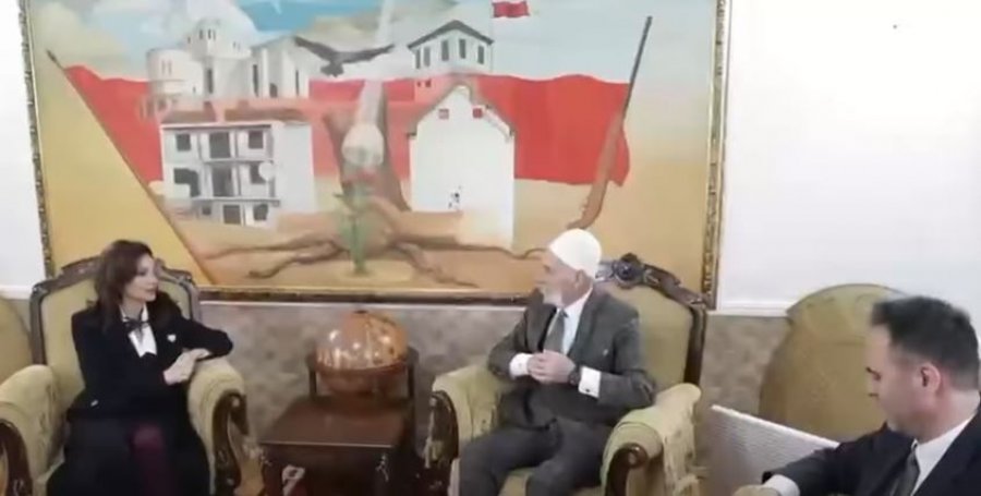 Spiropali dhe Konjufca për homazhe në Prekaz, priten nga Rifat Jashari 