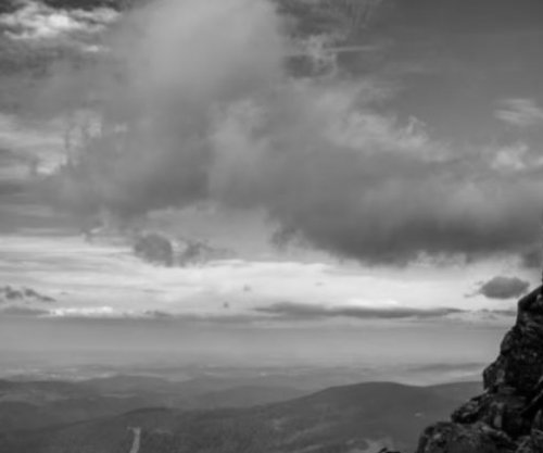 Përse sa herë që jemi të trishtuar na lind dëshira për të shkruar poezi?