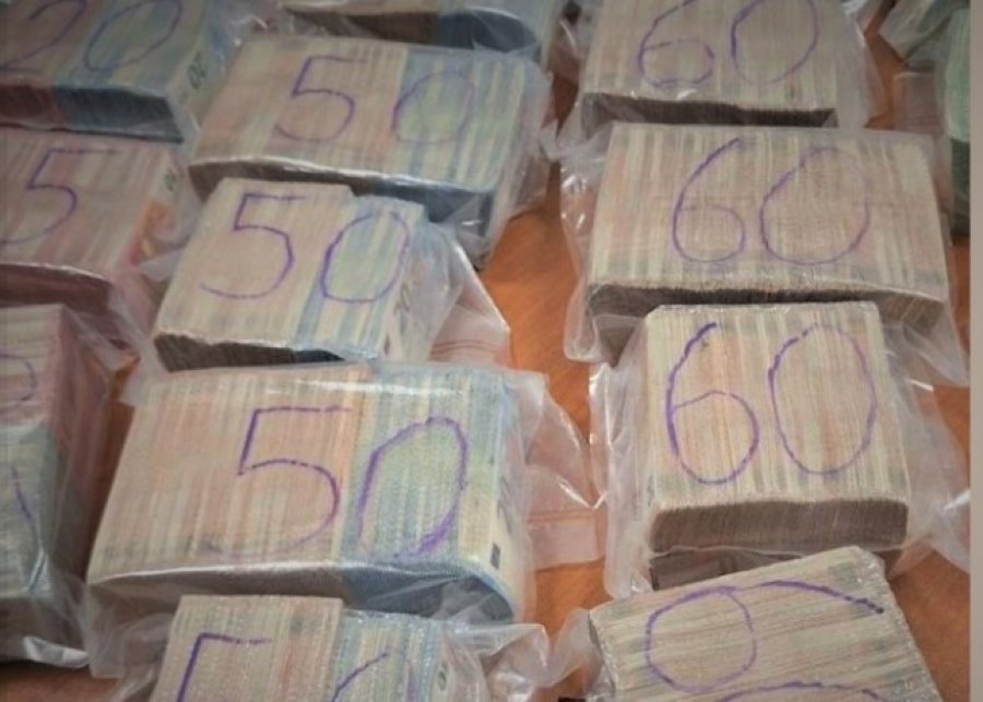 Lirohen tre të dyshuarit të cilëve iu gjetën 1 milion euro në Merdarë