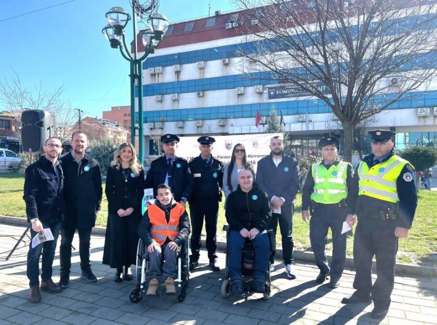 Policia në Ferizaj mbështet aktivitetin e shoqatës së personave me aftësi të kufizuara “Handikos”
