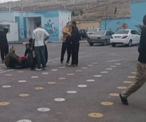 Tragjedi në jug të Iranit, raketa godet shkollën dhe vret 40 nxënëse [video]