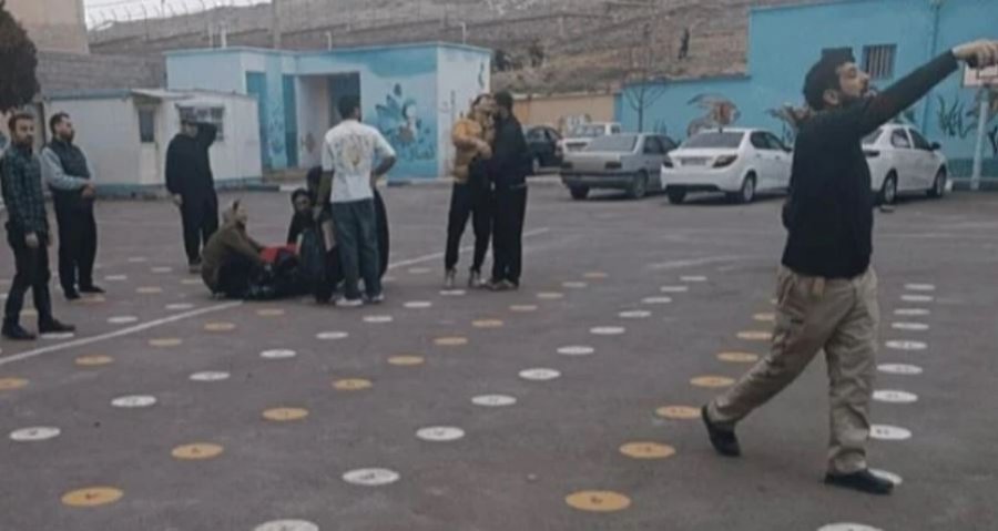 Tragjedi në jug të Iranit, raketa godet shkollën dhe vret 40 nxënëse [video]