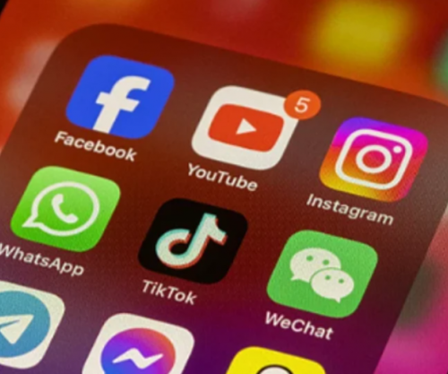 Franca do ta ndjek shembullin e Australisë për rrjetet sociale