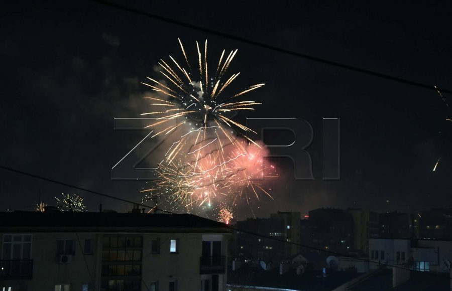 Govori nga QKUK-ja: 35 të lënduar nga mjete piroteknike, situata është alarmante