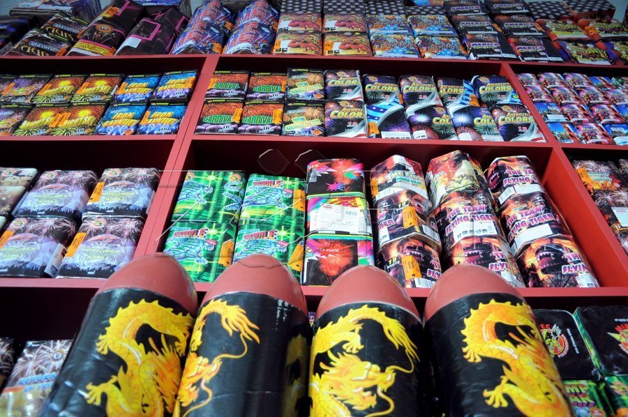 Situatë alarmante nga mjetet piroteknike: 35 persona kërkuan ndihmë në QKUK, disa me lëndime të rënda