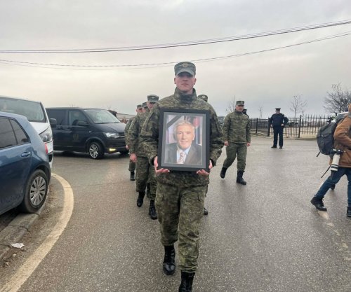 Nexhat Dacit i jepet lamtumira e fundit me ceremoni shtetërore në Prishtinë