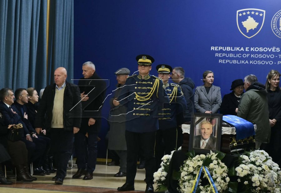 Përfaqësues nga Lugina e Preshevës nderojnë bashkëvendësin e tyre, Nexhat Dacin