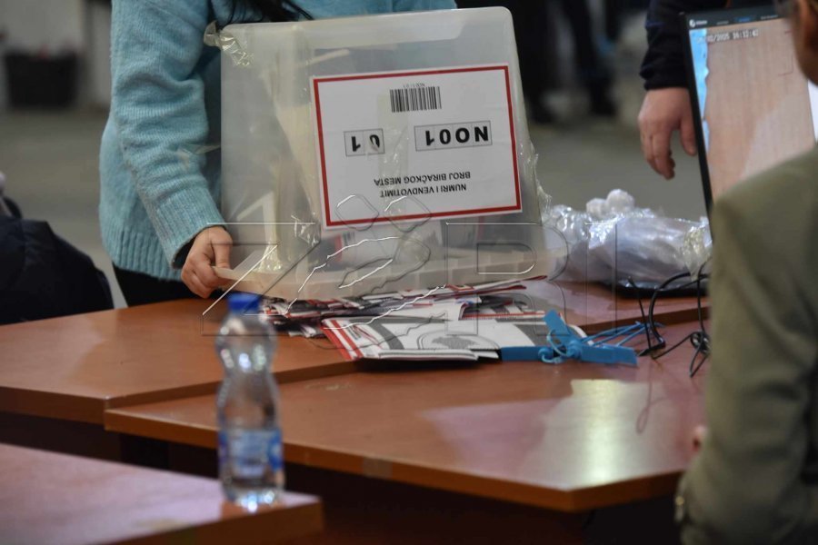 Numërohen mbi 5% e votave me postë, LVV kryeson – AAK-ja befason në vendin e dytë