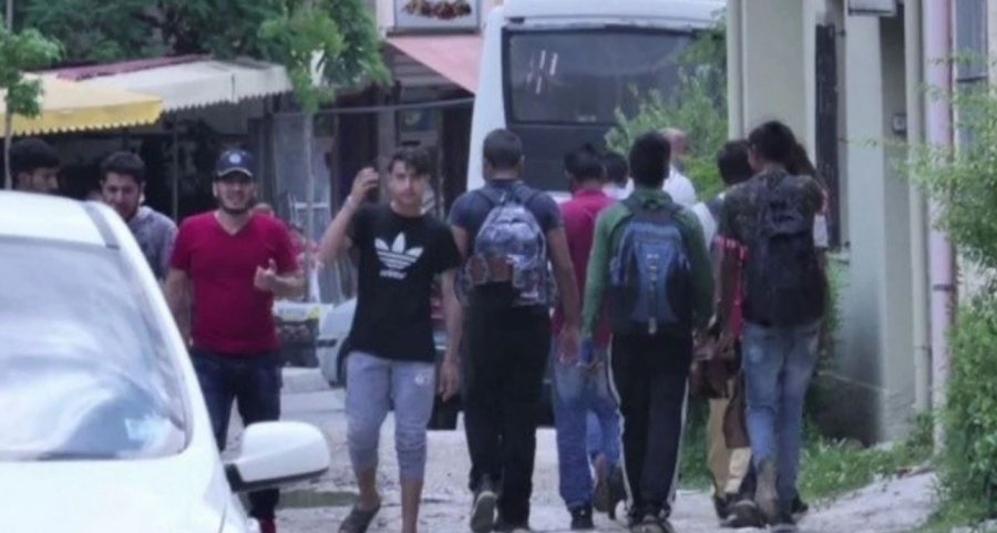 Qendra të reja emigrimi, mes atyre që përdorën Shqipërinë si tranzit edhe 100 rusë