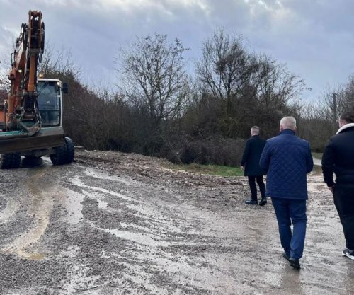 Vërshime e rrëshqitje dheu në Klinë, Elezaj në terren