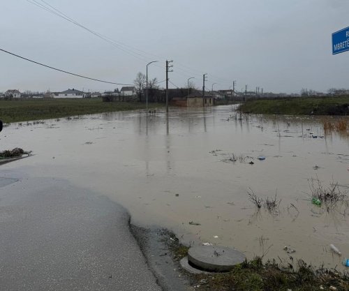 Bllokohen shtëpitë në Obiliq, gjendja alarmante