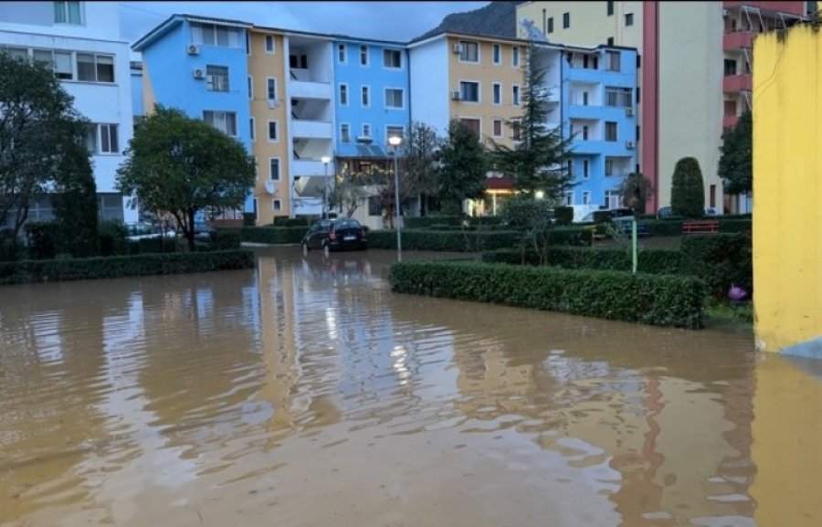 Përmbytje në Lezhë dhe Kurbin, 150 banesa të rrethuara nga uji