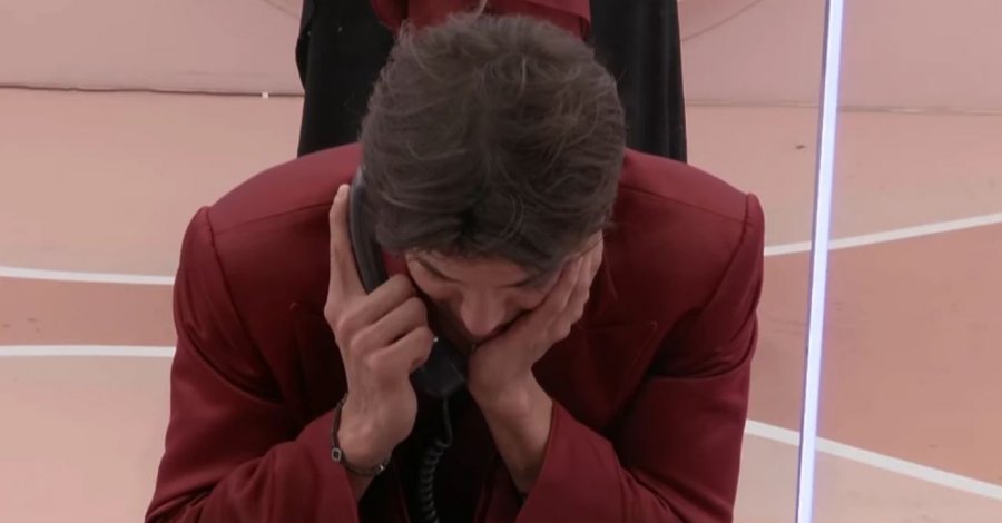 Klodi përlotet nga telefonata e së dashurës në BBVK: Kujdes me vajzat [video]