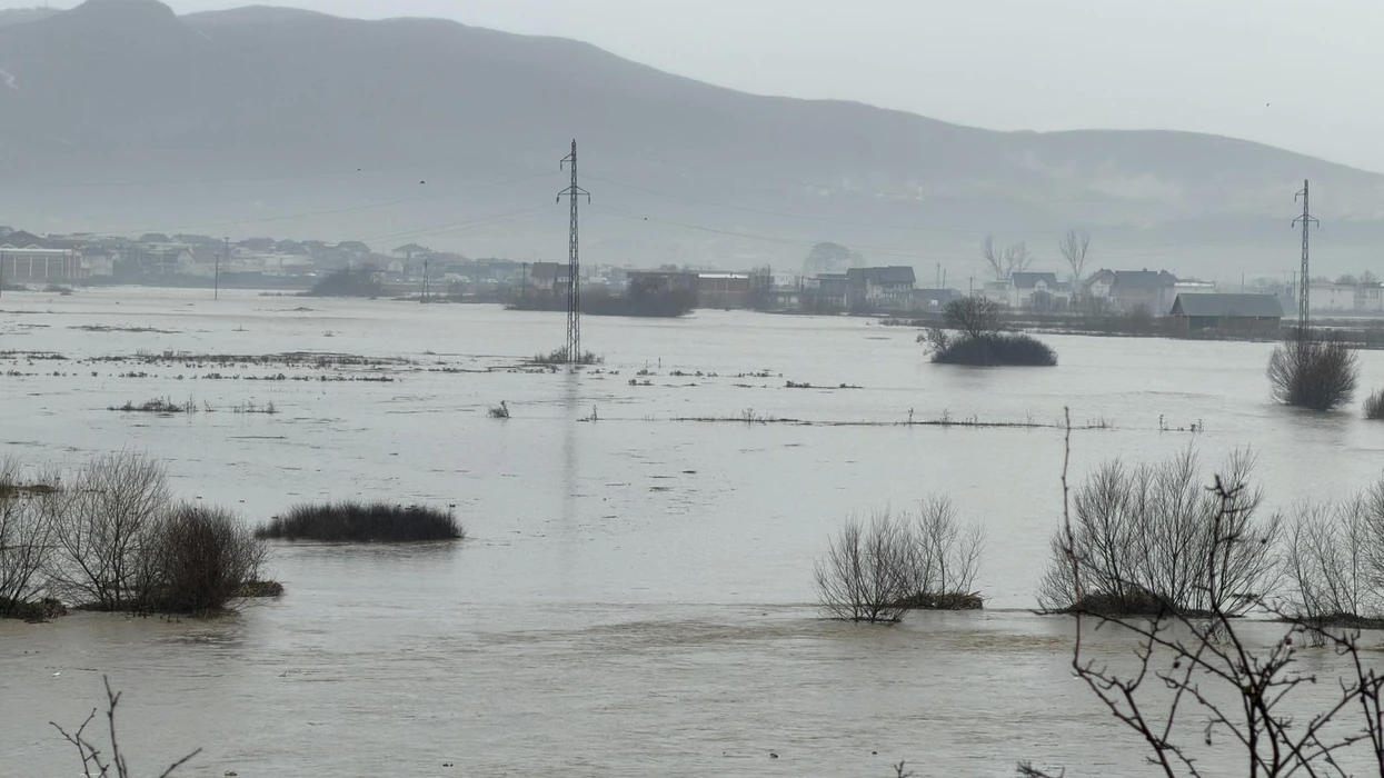 Vërshimet kërcënojnë komunat e Kosovës, AKK-ja kërkon Fond Emergjent