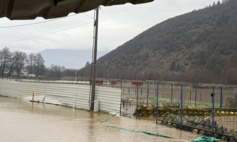Dëme të mëdha te KF Vëllazërimi nga Kërçova, pas reshjeve të shumta