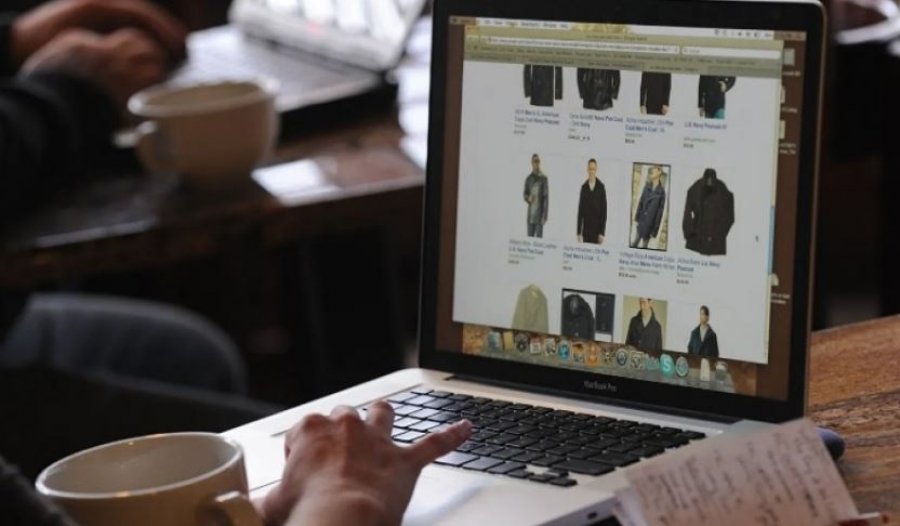 Një epokë e re e blerjeve me inteligjencë artificiale, si zgjidhen markat nga algoritmet