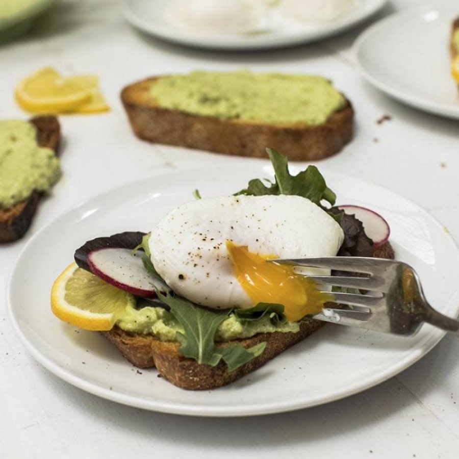 A ndihmon konsumimi i vezëve në humbje të peshës?