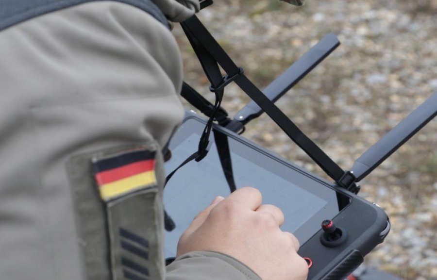 Ushtarët gjermanë të KFOR-it zhvillojnë trajnime për zbulimin e dronëve