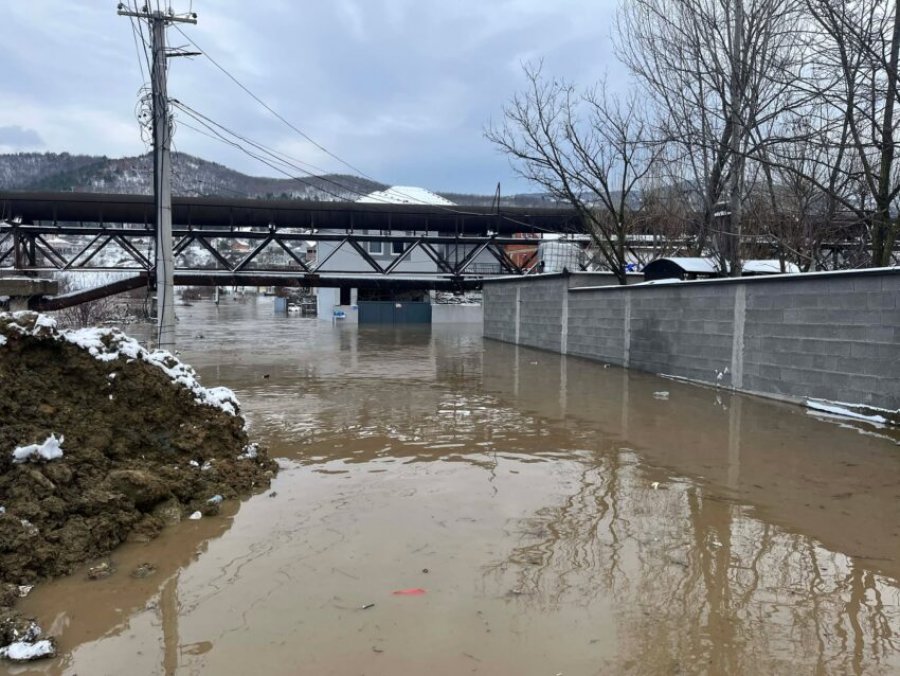 Dëmi që shkaktuan reshjet e shiut edhe te lumi Sitnica
