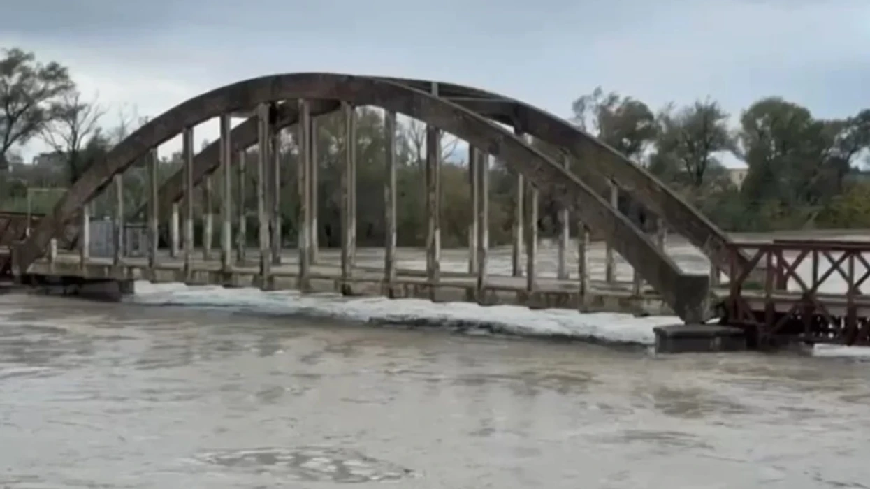 Situatë kritike në Vlorë, Vjosa gati të kalojë vijën e kuqe - lumi tejkalon 9 metra