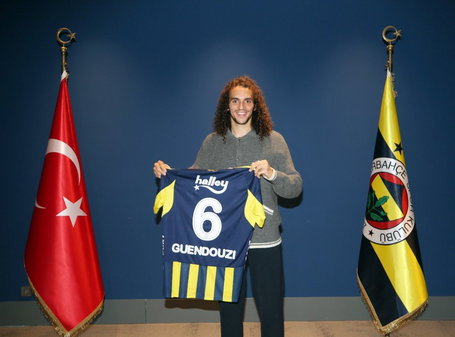 Zyrtare: Mesfushori francez Guendouzi kalon te Fenerbahçe
