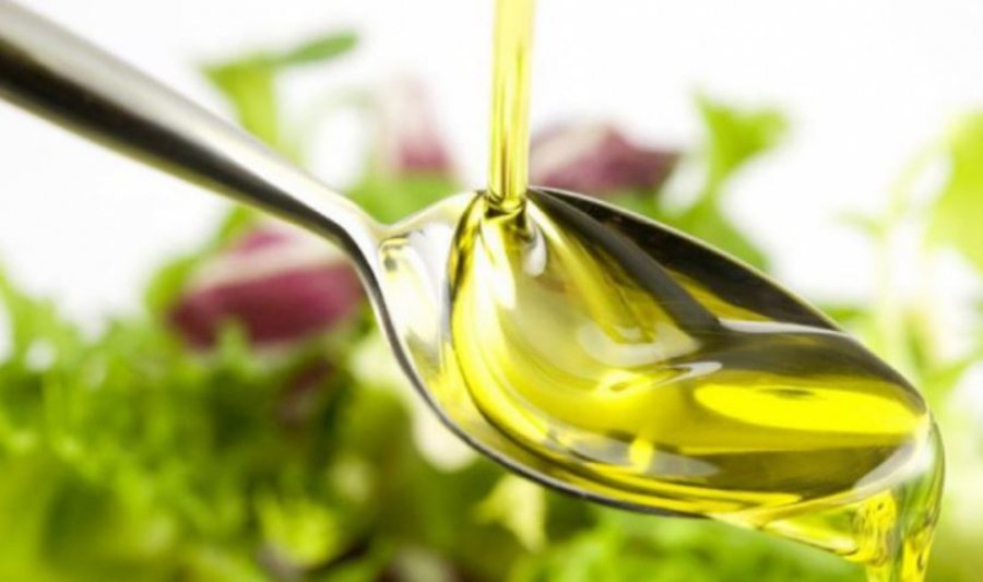 Keni dëgjuar për kurën me tri lugë vaj ulliri në ditë, ja se çfarë shëron