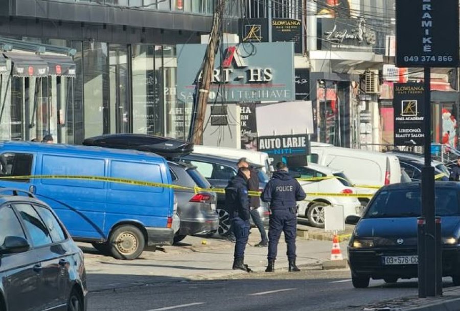 Plagosja me armë zjarri në Pejë, prokurori i krimeve të rënda në vendin e ngjarjes