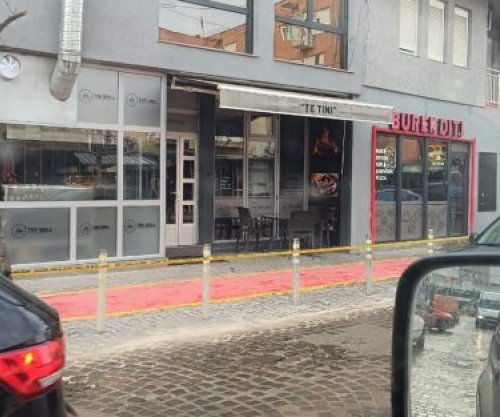 Policia jep detaje për incidentin në Klinë, ku dy persona u therën me thikë - i treti në arrati