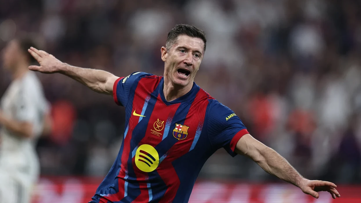 Lewandowski sfidon moshën dhe trondit Barcelonën