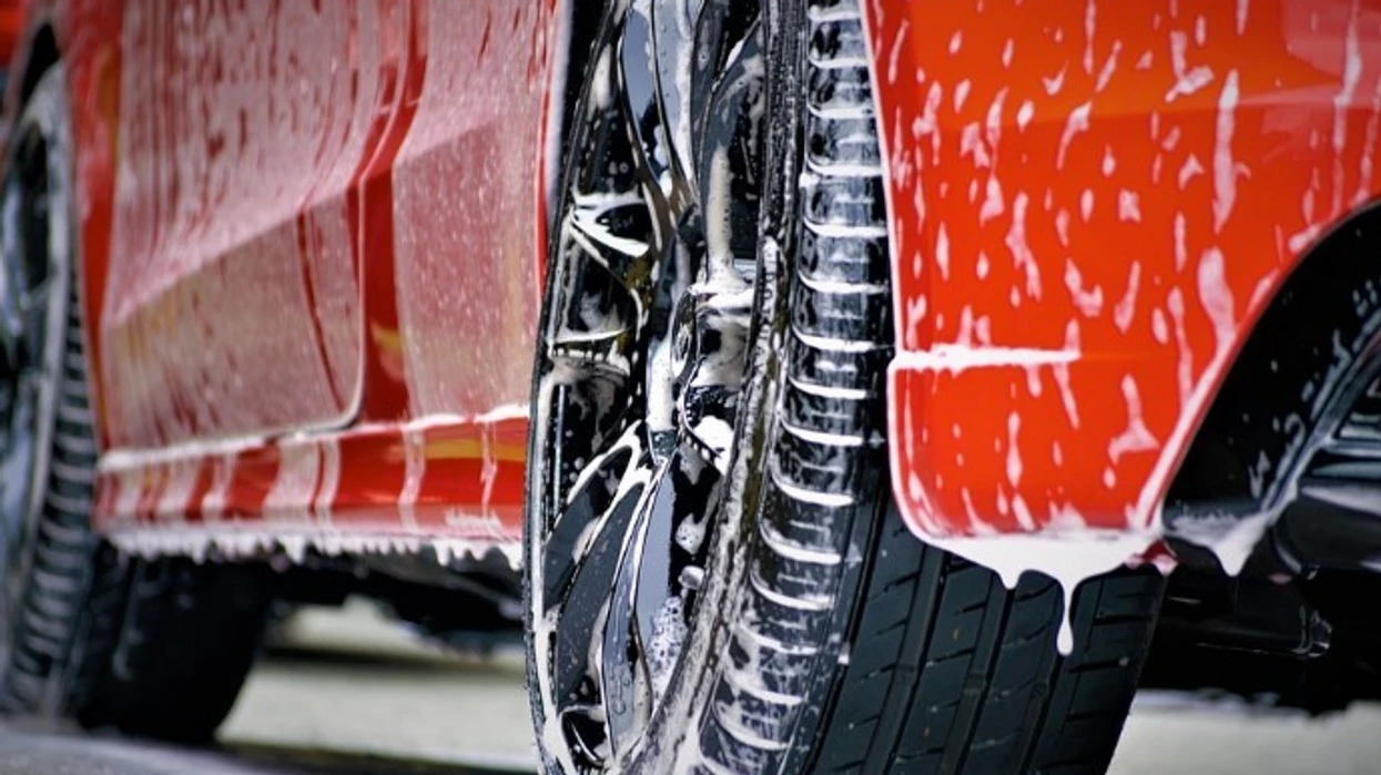 Ja pse nuk është mirë të lahet vetura në temperatura jashtëzakonisht të ulëta