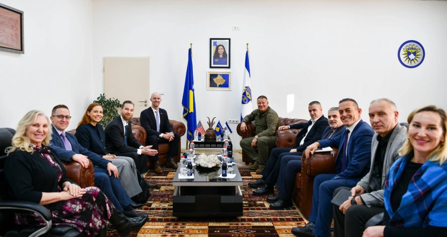 FBI-ja sjell agjent special dhe analist të inteligjencës në Kosovë, do të bashkëpunojnë me Policinë